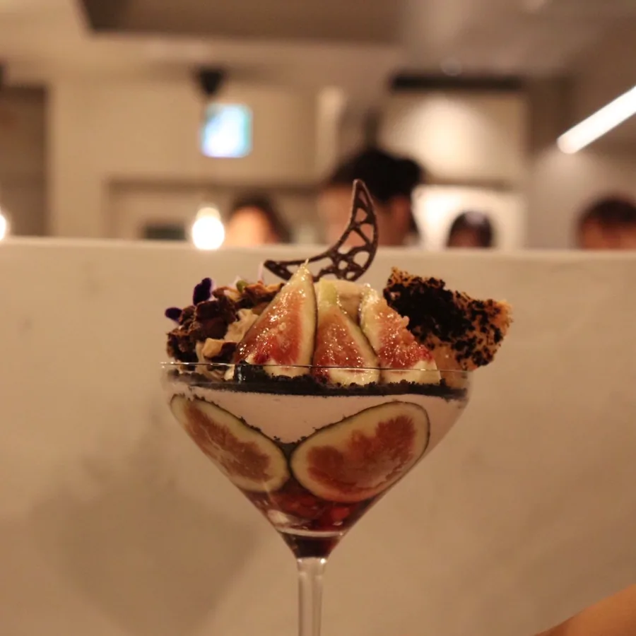 夜パフェBAR &VIGO 町田駅前店のいちじくを使ったパフェ